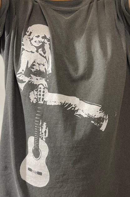 Vintage Dolly Graphic Tee (Pepper Charcoal)